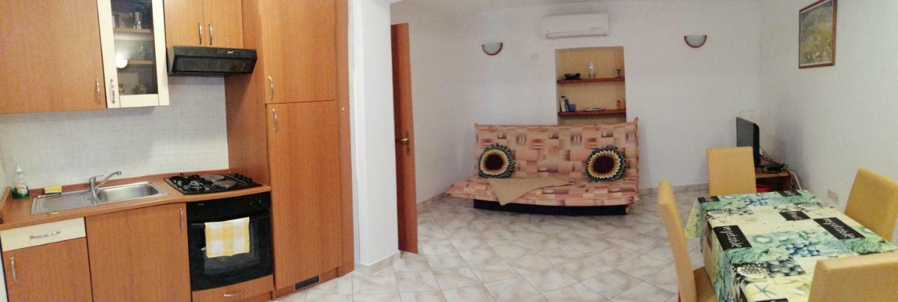 Gracia Apartments Funtana Buitenkant foto